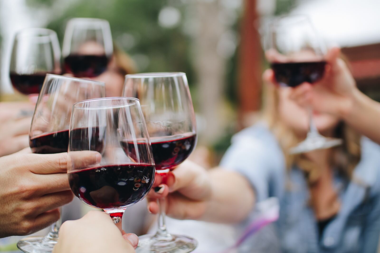 4 Surprising Non-Alcoholic Wine Benefits