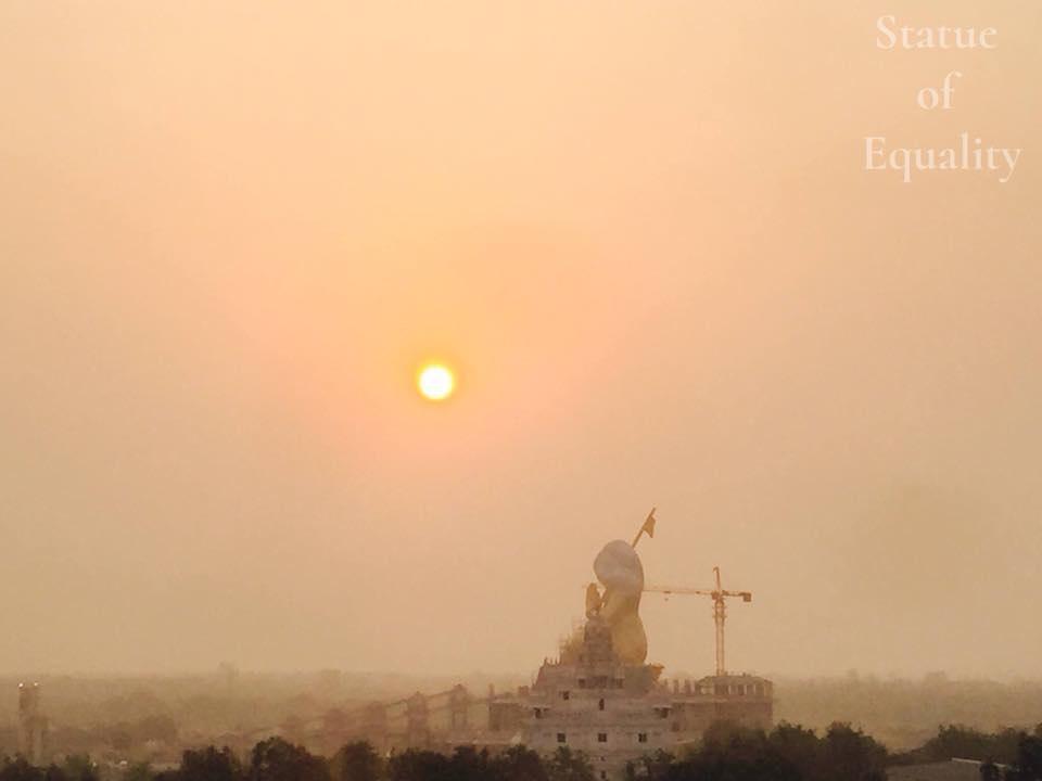 tallest sitting statue