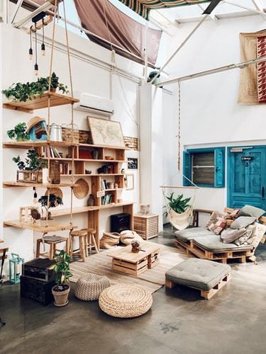 Amazing Living Room Decorating Ideas:  Maximum Impact for a Comp