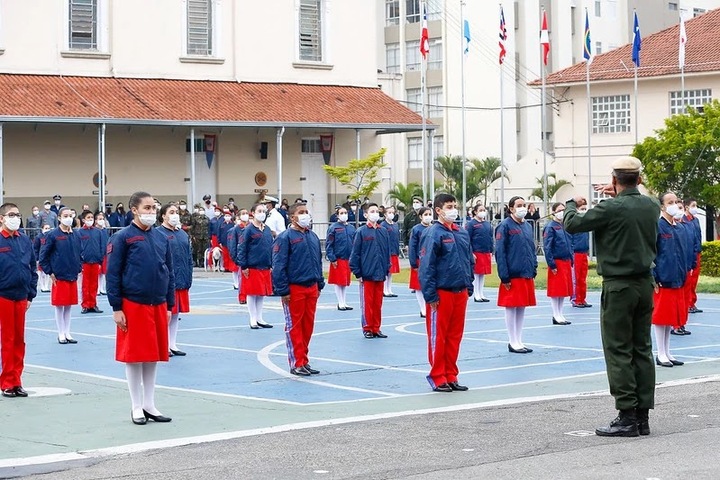 Governo Lula encerra de forma oficial as escolas cívico-militares