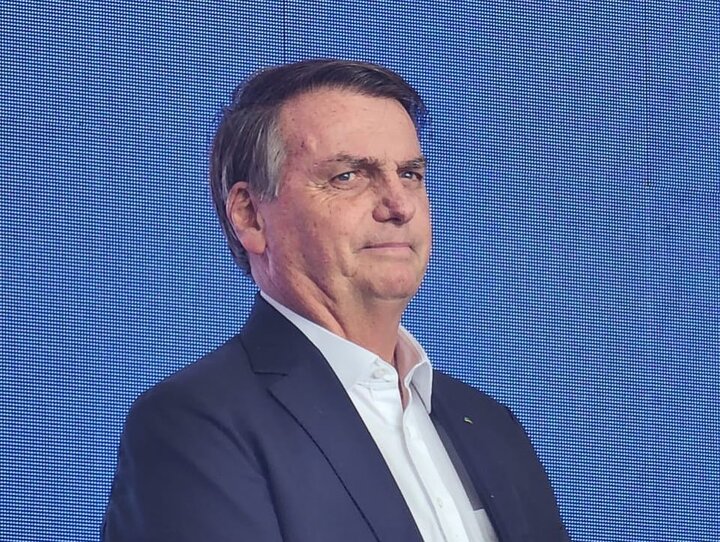 Bolsonaro se põe à disposição como “alternativa para o Brasil”