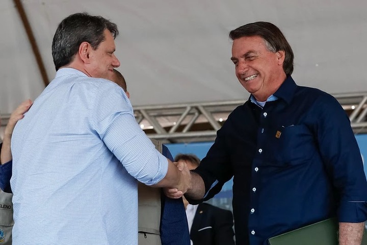 Bolsonaro e Tarcísio “arrastam” prefeitos e esvaziam PSDB