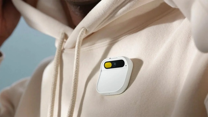 OpenAI para levar no peito: Humane apresenta AI Pin, um wearable de inteligência artificial