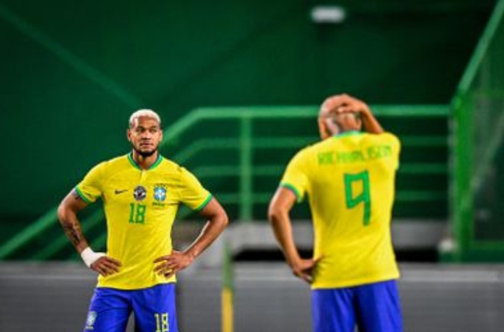 Brasil se despede da Europa com futebol pobre e derrota de virada para Senegal