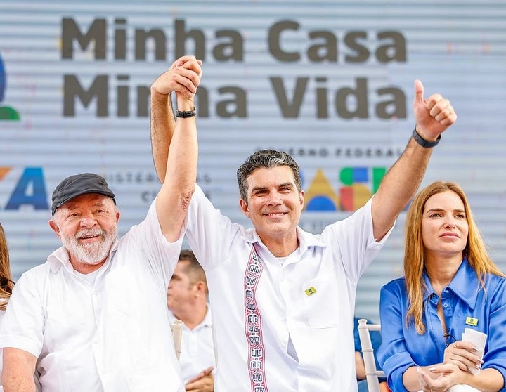 Lula defende que todos tenham pouco dinheiro: “Progresso”