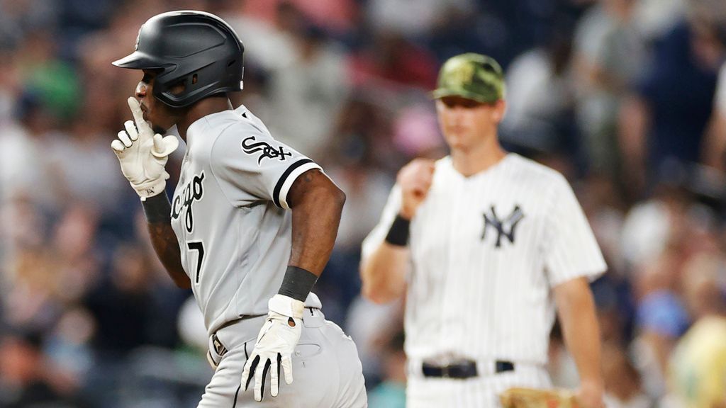 Chicago White Sox star Tim Anderson hushes booing New York Yankees fans with home run in win