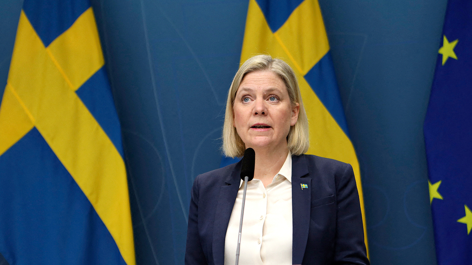 Sweden announces it should "work toward" an application for NATO membership