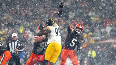 Winston, Browns overcome miscues, snow to take down Steelers - ESPN